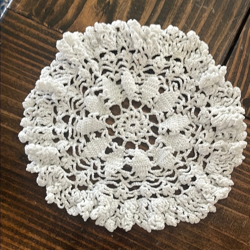 White Lace Decor with Intricate Floral Patterns